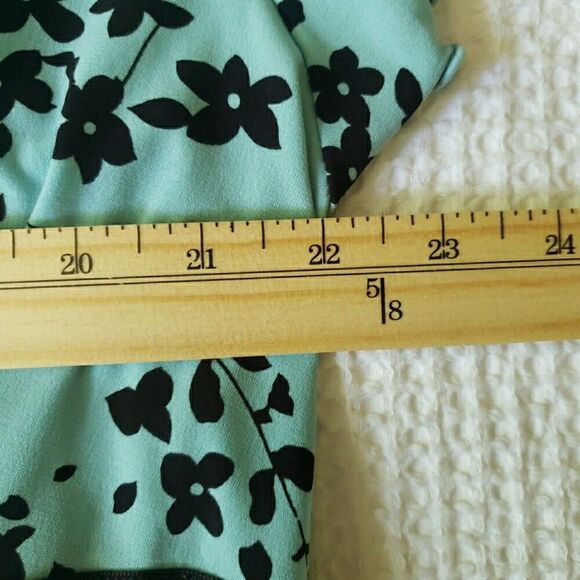 Cato Blue Black Floral Faux Wrap V Neck Top Flutter Sleeves Woman Size 18/20W - Picture 11 of 11